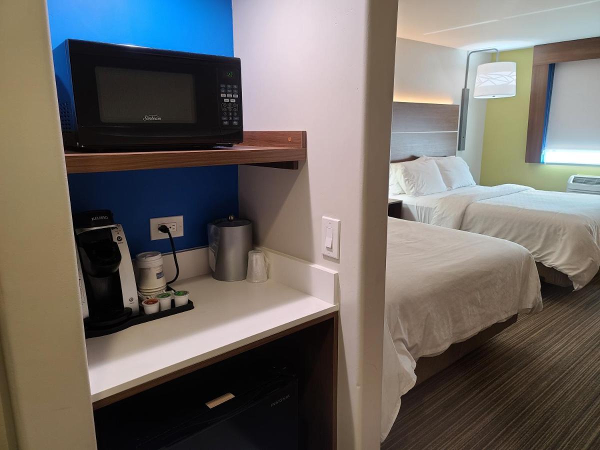 Holiday Inn Express Hotel & Suites Woodland Hills By Ihg Los Angeles Bagian luar foto
