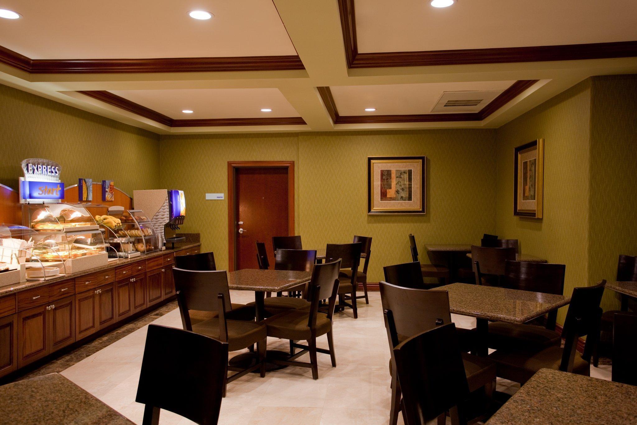 Holiday Inn Express Hotel & Suites Woodland Hills By Ihg Los Angeles Bagian luar foto