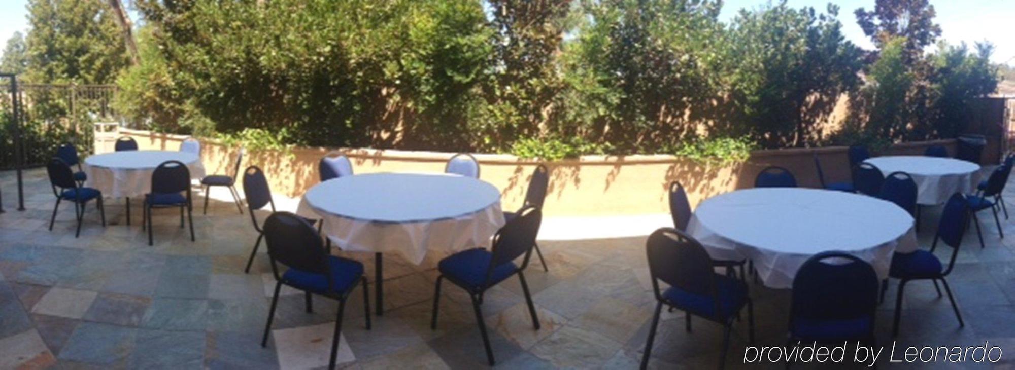 Holiday Inn Express Hotel & Suites Woodland Hills By Ihg Los Angeles Bagian luar foto