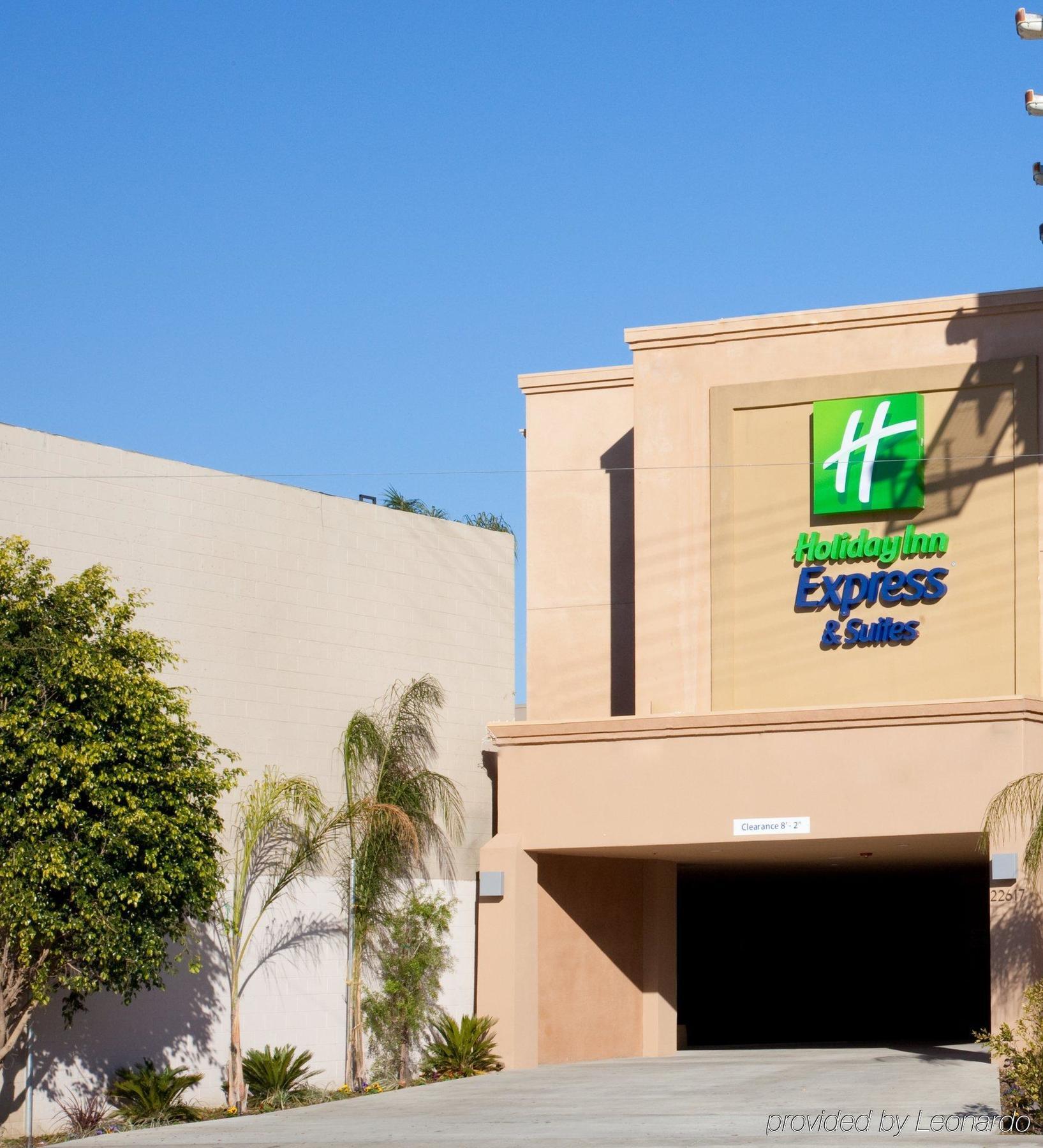 Holiday Inn Express Hotel & Suites Woodland Hills By Ihg Los Angeles Bagian luar foto