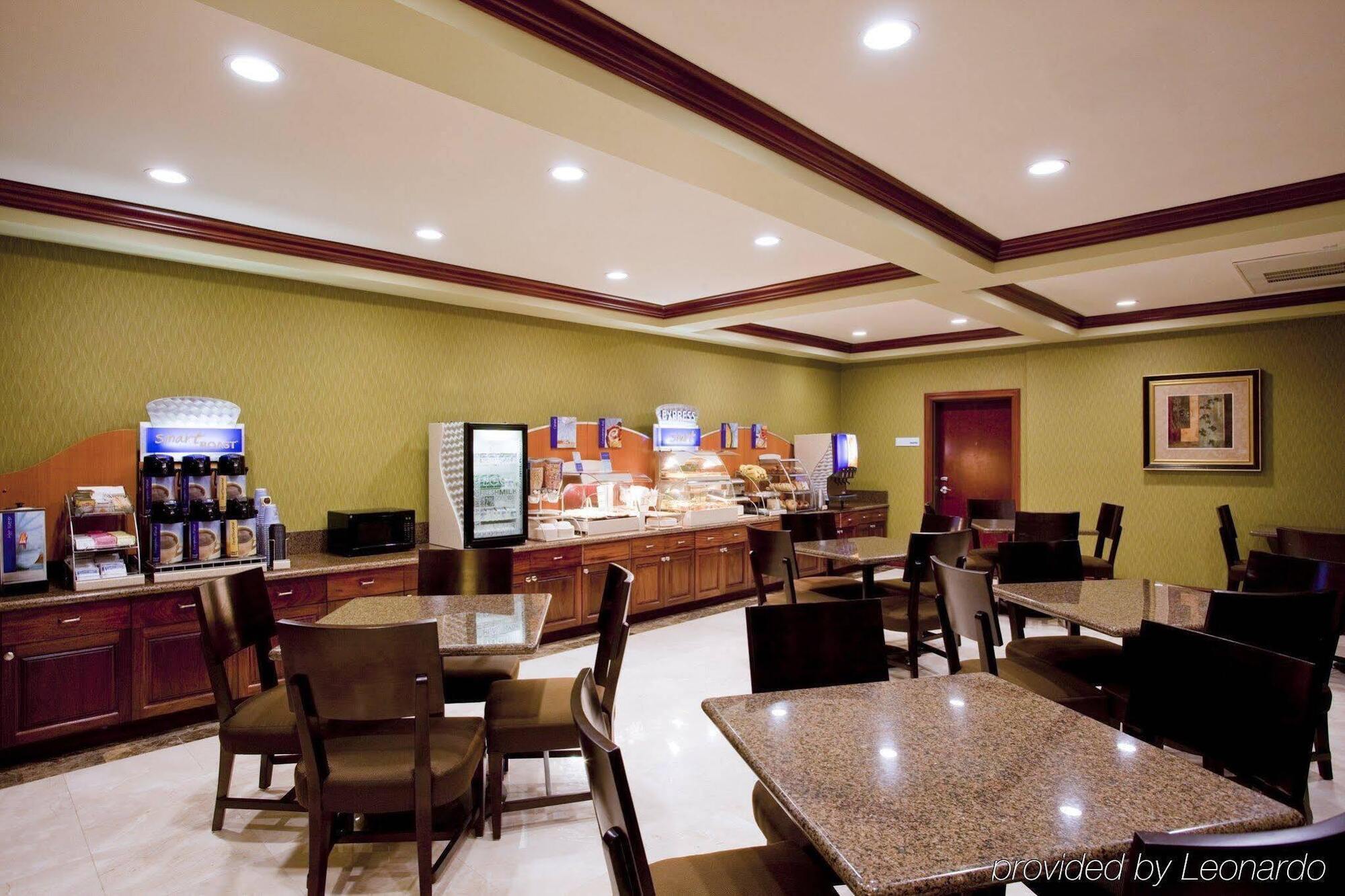 Holiday Inn Express Hotel & Suites Woodland Hills By Ihg Los Angeles Bagian luar foto