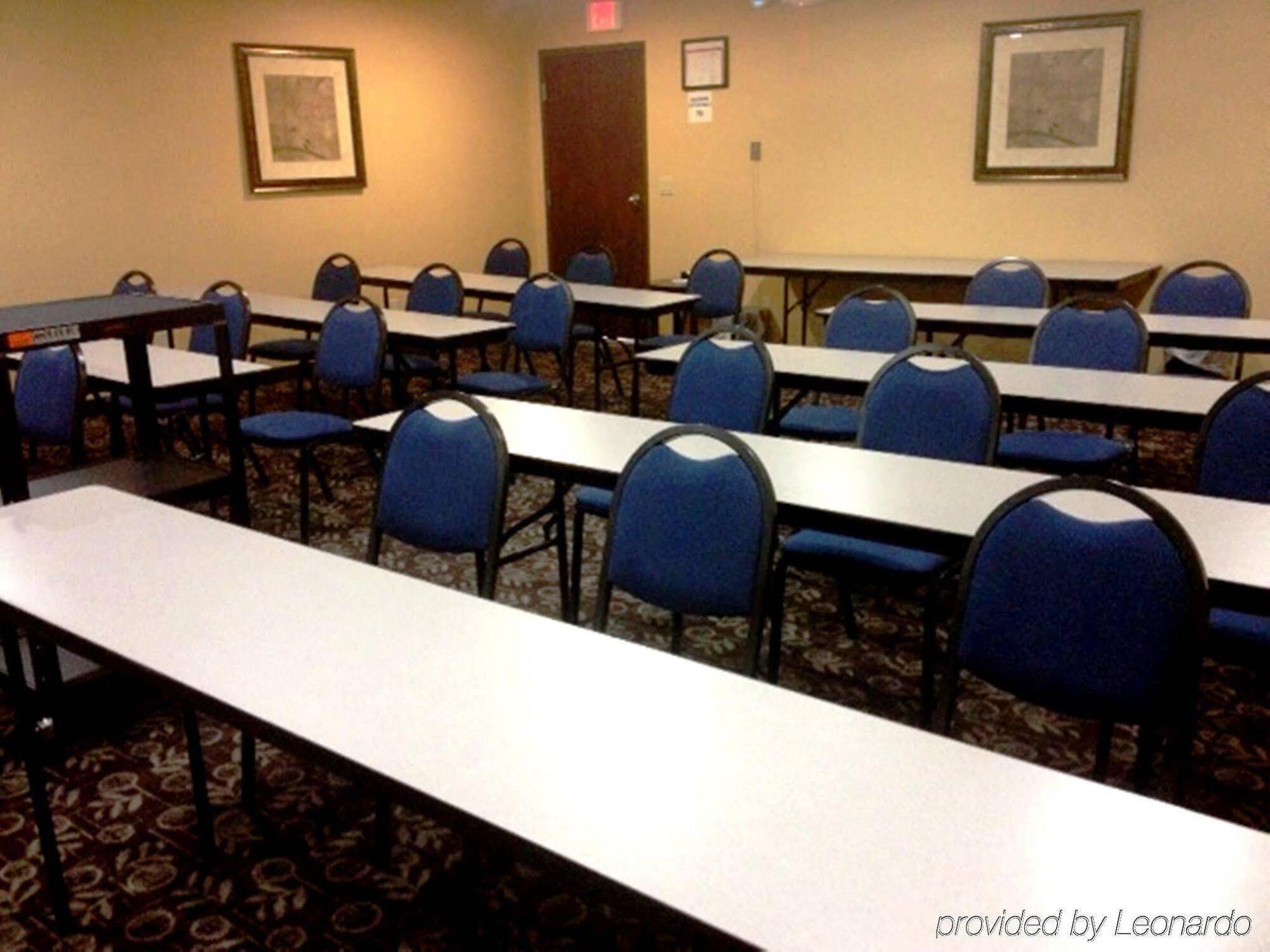 Holiday Inn Express Hotel & Suites Woodland Hills By Ihg Los Angeles Bagian luar foto